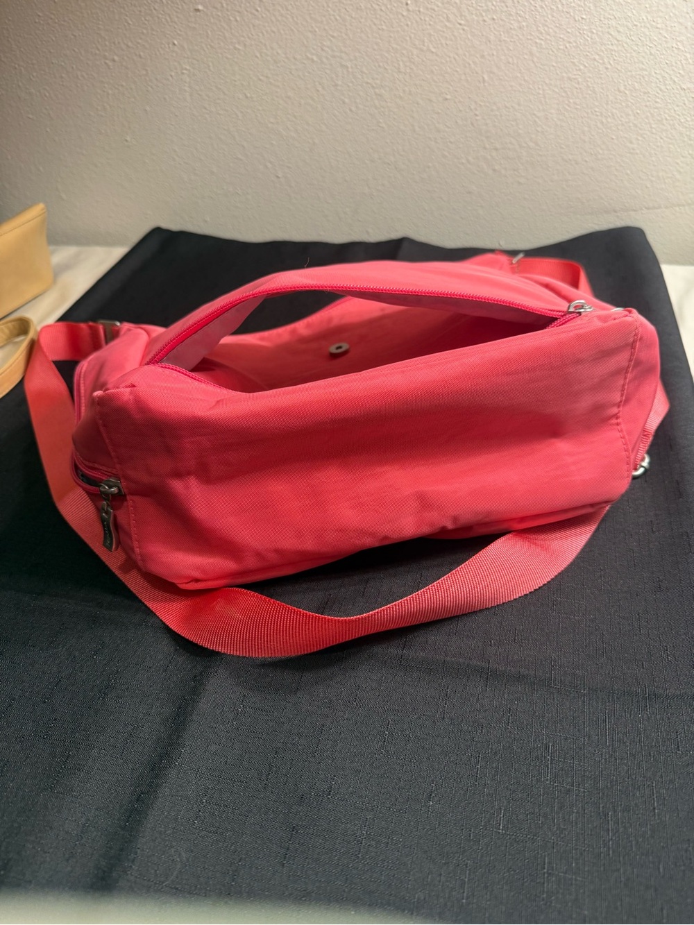 Baggallini Coral Pink Crossbody Organizer Bag - Picture 5 of 6